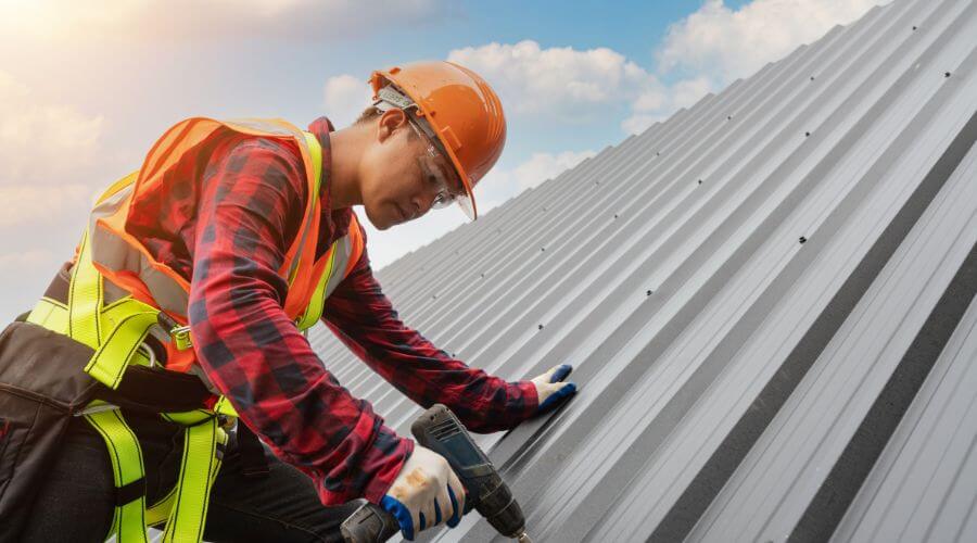 Professional Emergency Roof Repairs services in De Valls Bluff, AR